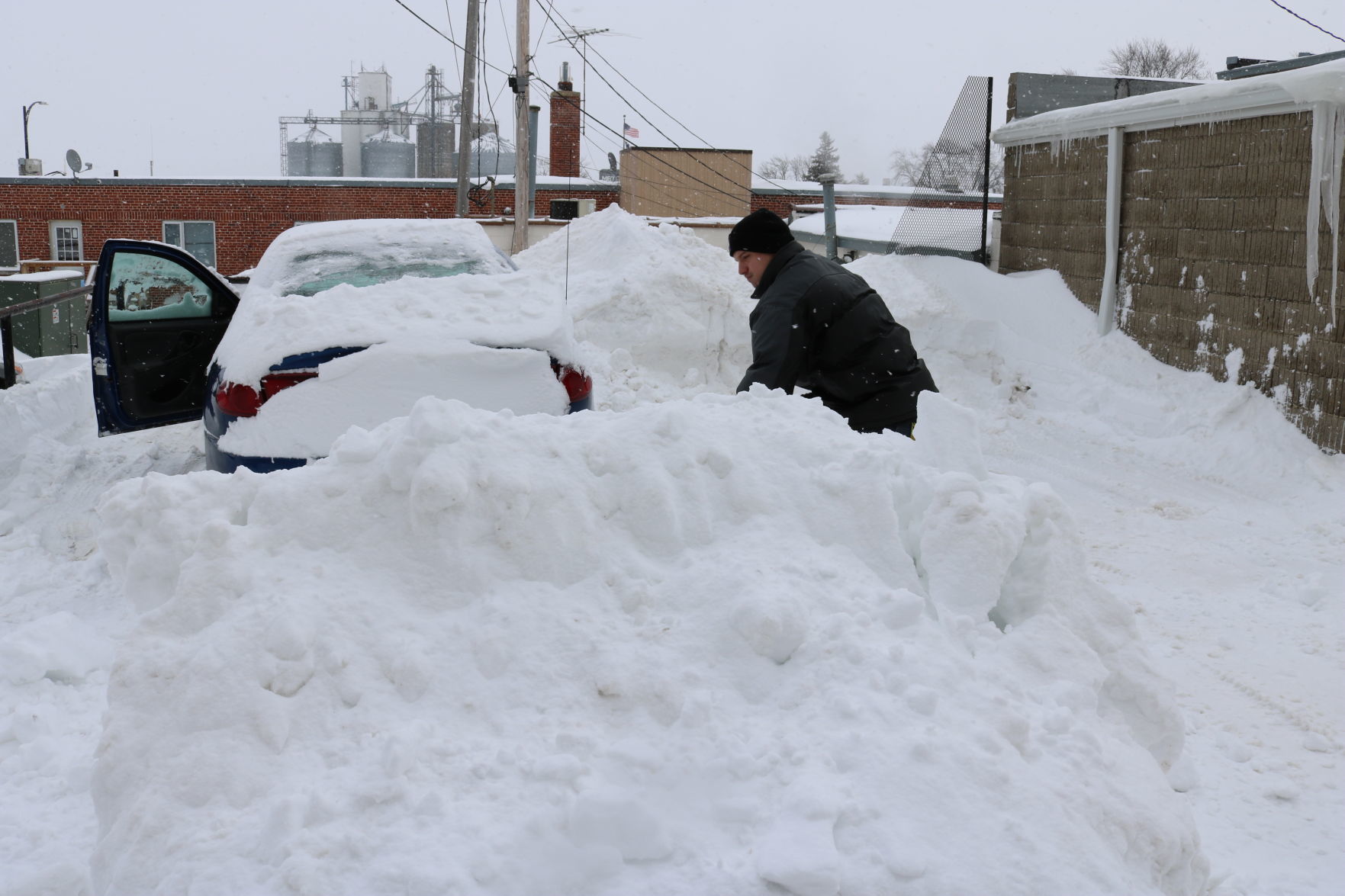 Feb 25 Blizzard Gui Shoveling